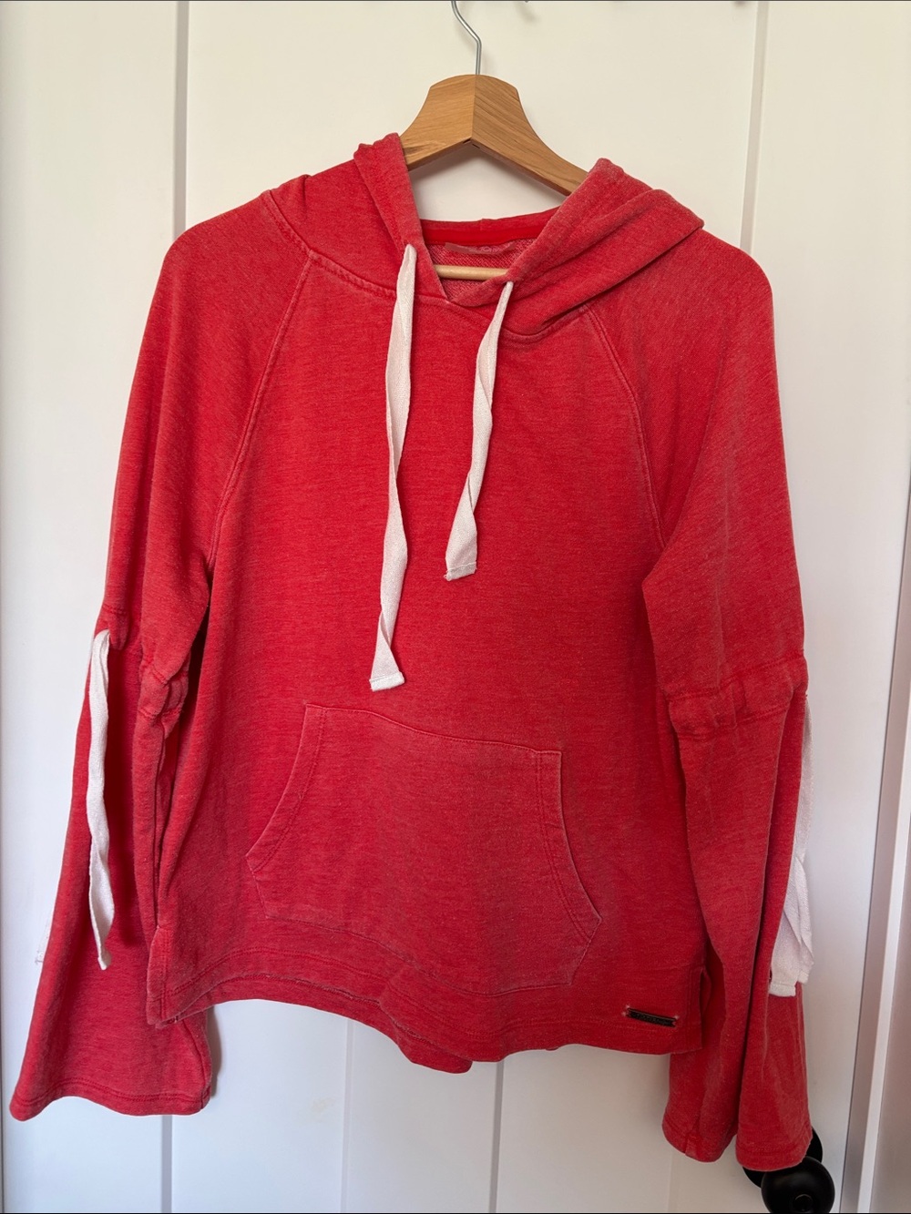 Betsey Johnson Coral Performance Raglan Slit Pullover Hoodie Sweatshirt